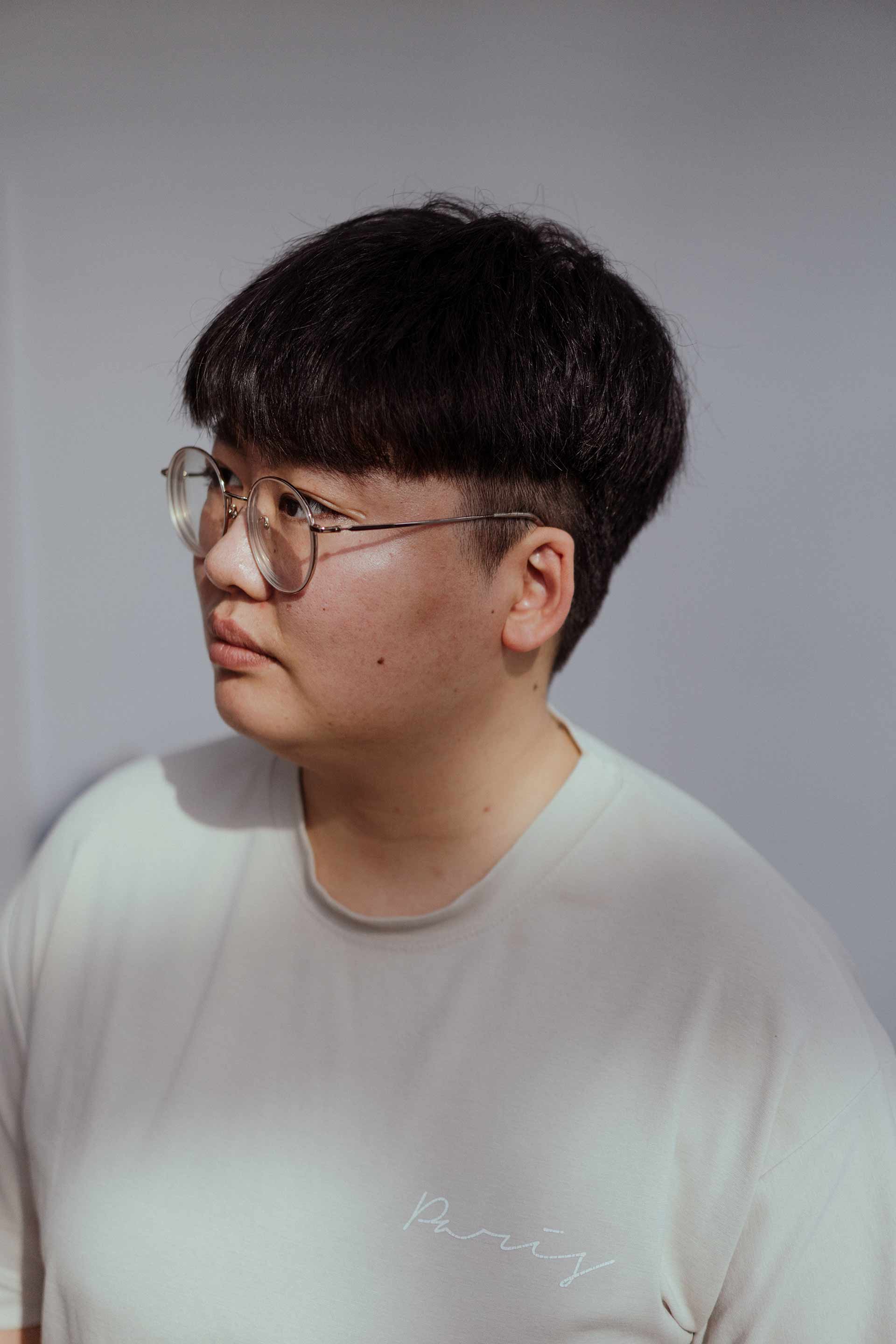 Park YeonJin, 29 ans, est la présidente de WITH (Wolves in the Hell, « Louves en enfer »), une communauté de femmes du sud du pays qui fonde ses principes sur le lesbianisme politique. Ses membres, au nombre de 540, se retrouvent pour faire du sport, pique-niquer, organiser des groupes de parole… ou pour partir en vacances ensemble.Crédit photo : Agnès Dherbeys
